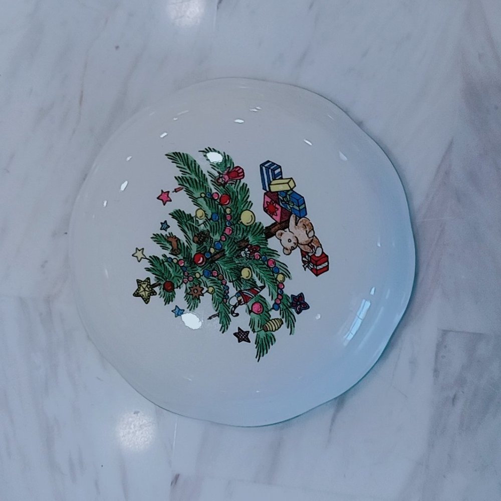 Niko Christmas Tree Glass Container - Picture 2 of 3